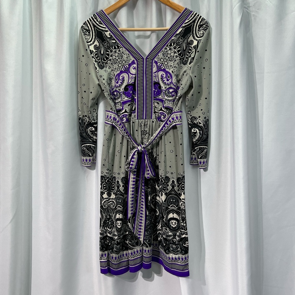 ECI New York Grey, White, Purple and Black Paisley V-neck Long Sleeve Dress - SM - Picture 6 of 10